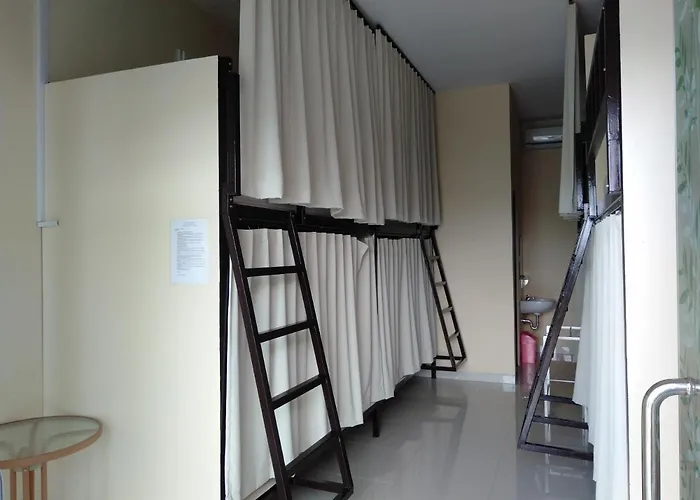 Victory Dorm ホステル