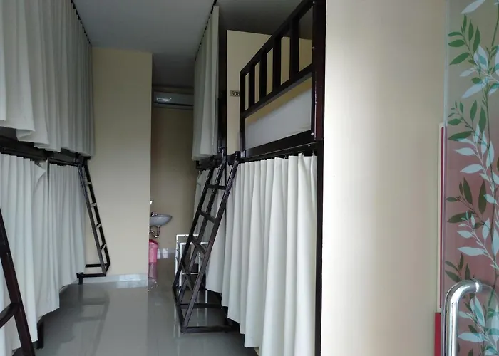 Victory Dorm ホステル *